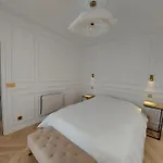 Appartement Parisien Mairie 18